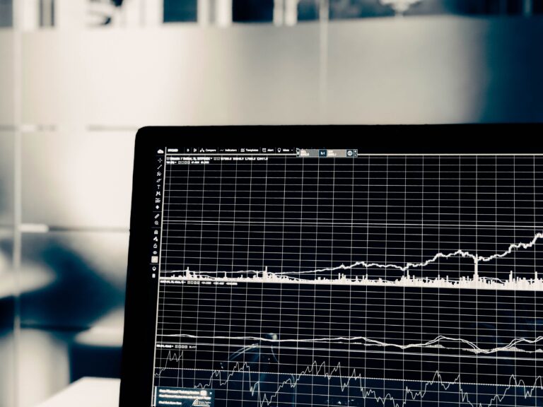 écran-montrant-des-données-d-une-entreprise